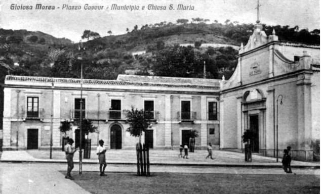 Gioiosa Marea - Piazza Cavour, Comune e Chiesa S. Maria