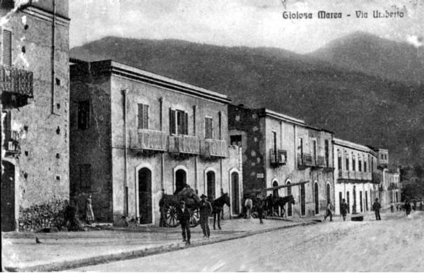 Gioiosa Marea - Foto d'epoca della Via Umberto width=