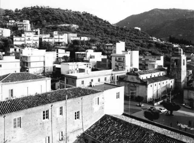 Gioiosa Marea (Sicilia - Messina) - La citt� negli anni '70